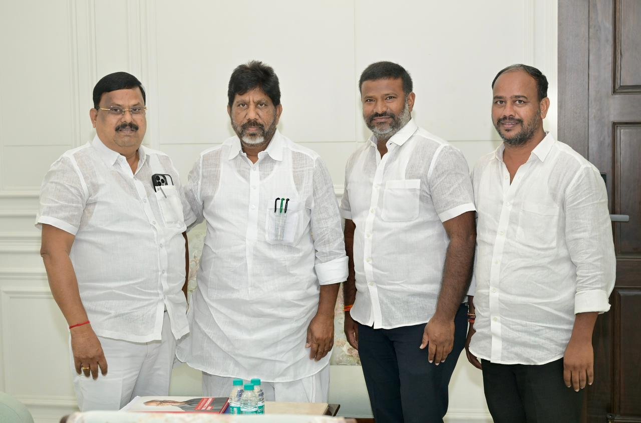 దేవరకొండ నియోజకవర్గ అభివృద్ధిపై ప్రత్యేక దృష్టి: ఉపముఖ్యమంత్రిని కలిసిన ఎమ్మెల్యే శ్రీ నేనావత్ బాలు నాయక్ 